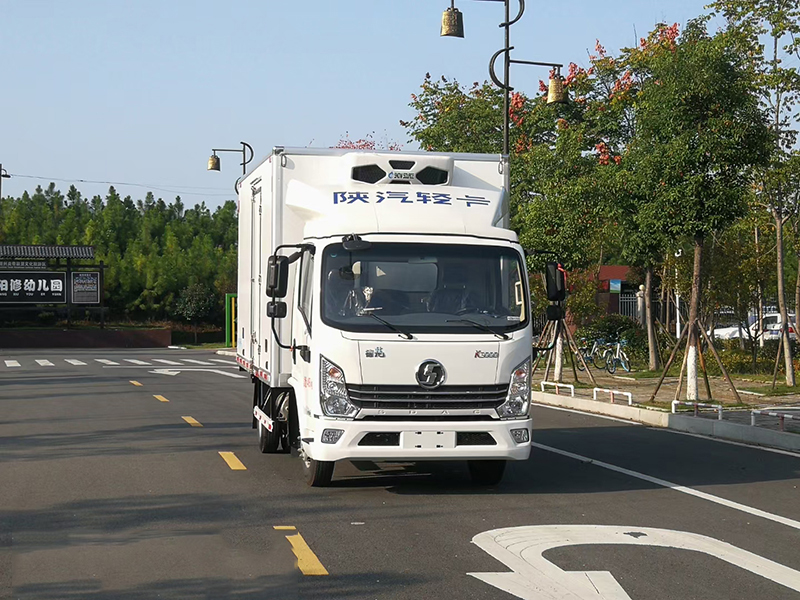 國(guó)六陜汽德龍160馬力冷藏車